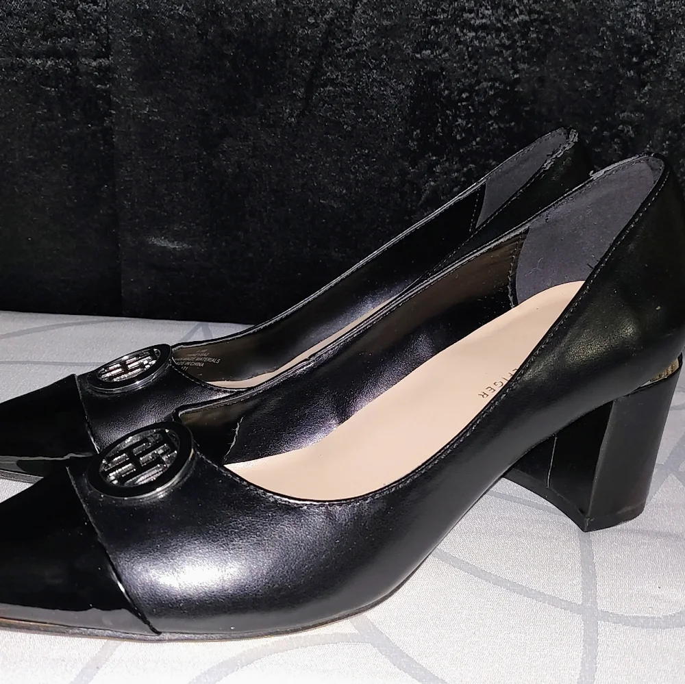Tommy Hilfiger Women's Black Pumps with silver heel trim Size 6.5 - Picture 6 of 16
